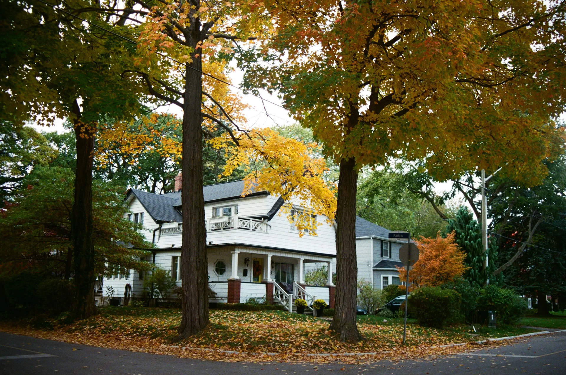 Massachusetts home in the fall